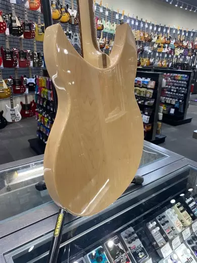 Rickenbacker - 330 MG 8